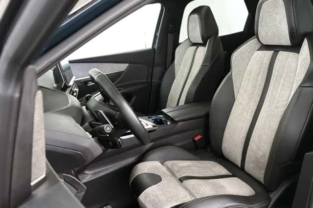 Peugeot 3008 (2021) thumbnail 6