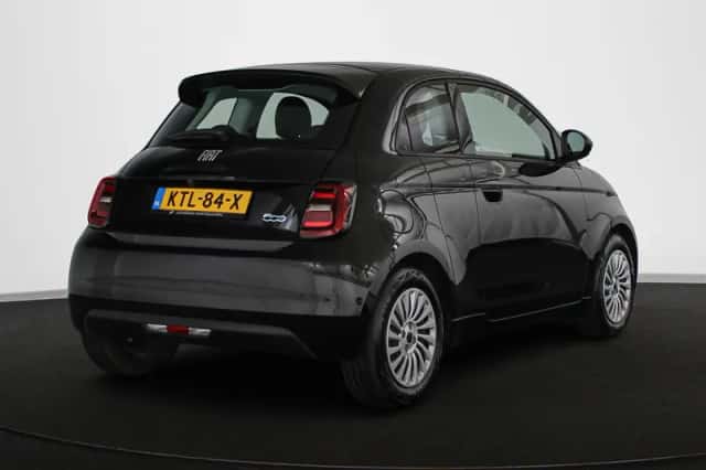 Fiat 500 (2024) thumbnail 3