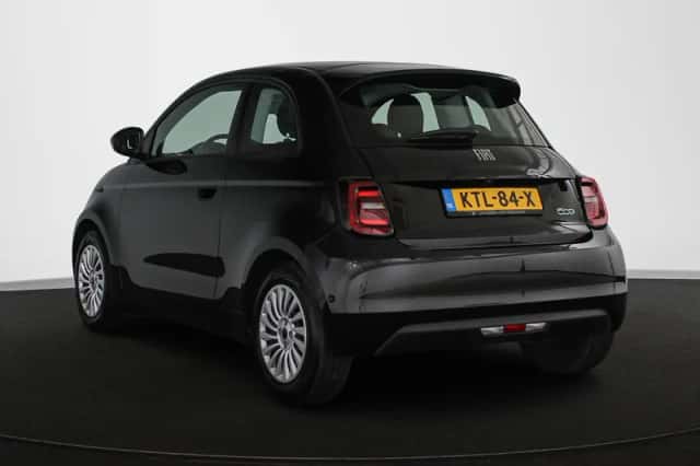 Fiat 500 (2024) thumbnail 4