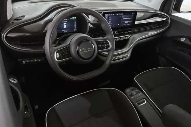 Fiat 500 (2024) thumbnail 5