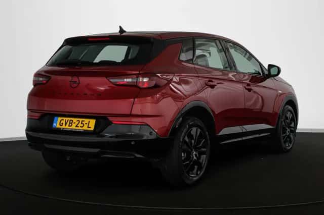 Opel Grandland (2024) thumbnail 3
