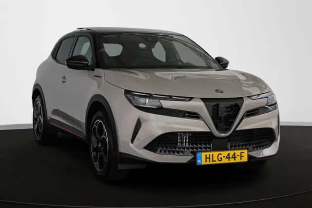 Alfa Romeo Junior (2025) thumbnail 2