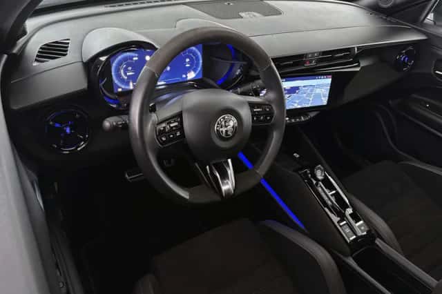 Alfa Romeo Junior (2025) thumbnail 5
