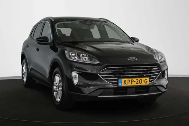 Ford Kuga (2023) thumbnail 2