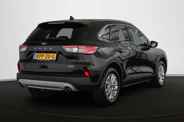 Ford Kuga (2023) thumbnail 3