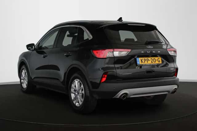 Ford Kuga (2023) thumbnail 4