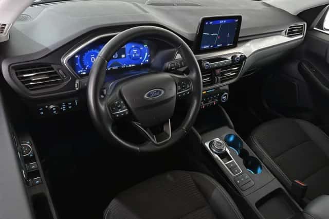 Ford Kuga (2023) thumbnail 5