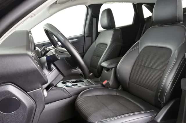 Ford Kuga (2023) thumbnail 6