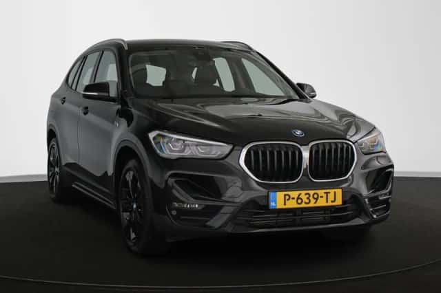 BMW X1 (2022) thumbnail 2