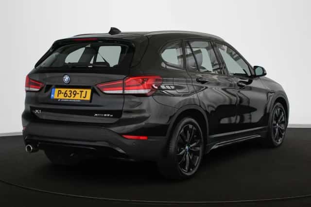 BMW X1 (2022) thumbnail 3