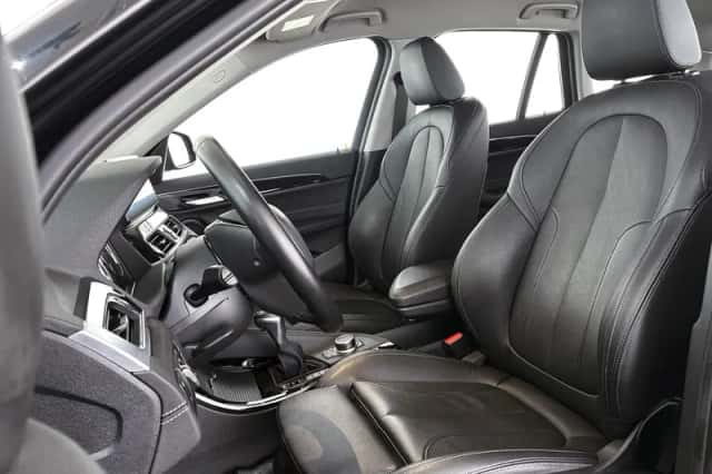 BMW X1 (2022) thumbnail 6