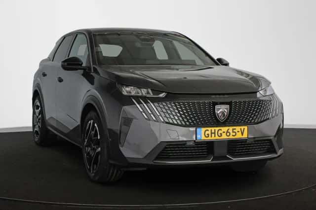 Peugeot e-3008 (2024) thumbnail 2