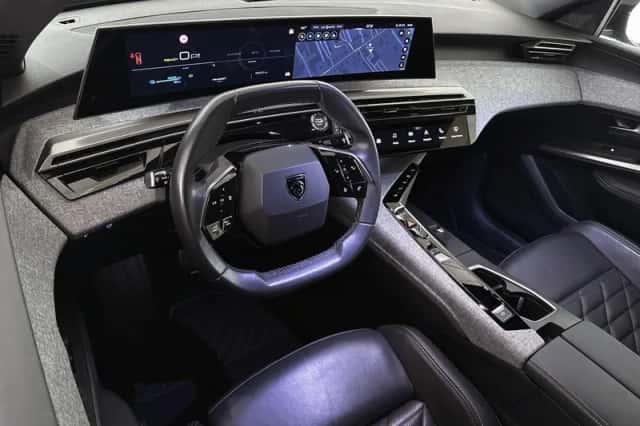 Peugeot e-3008 (2024) thumbnail 5