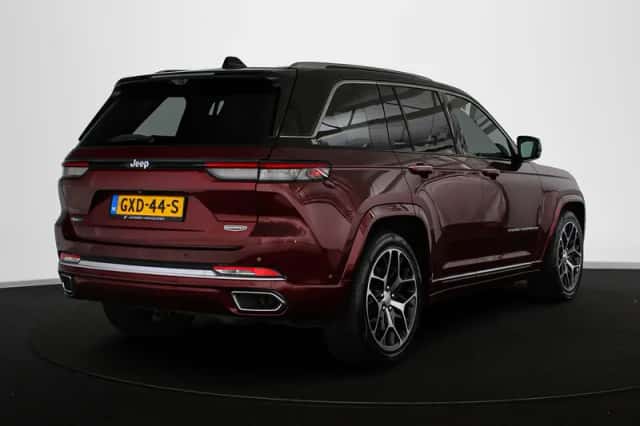 Jeep Grand Cherokee (2024) thumbnail 3