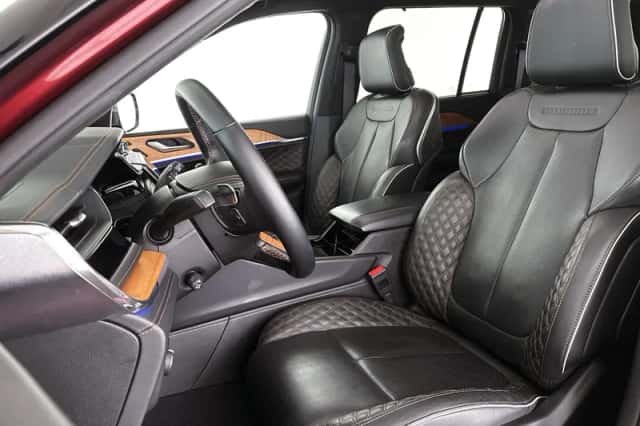Jeep Grand Cherokee (2024) thumbnail 6