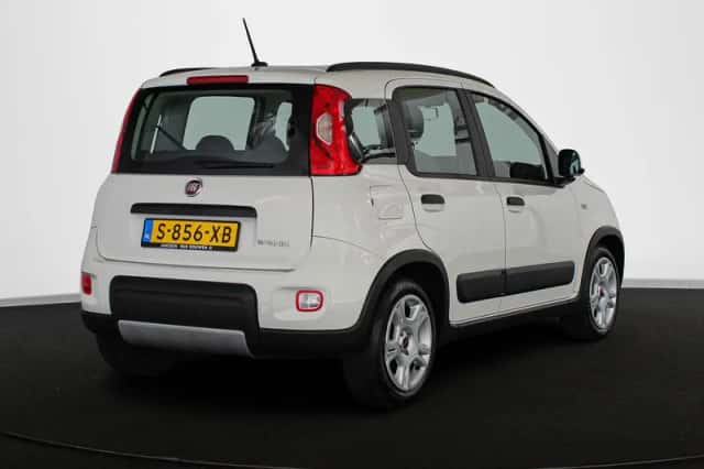Fiat Panda (2023) thumbnail 3