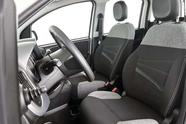 Fiat Panda (2023) thumbnail 6