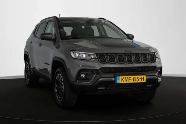 Jeep Compass (2022) thumbnail 2