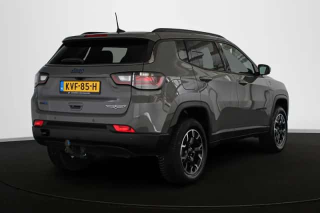 Jeep Compass (2022) thumbnail 3