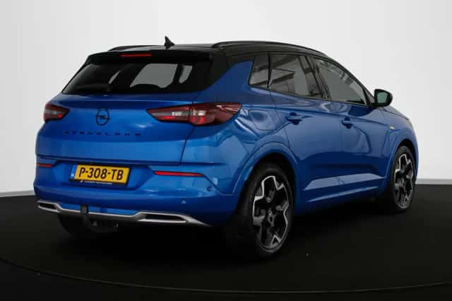 Opel Grandland (2022) thumbnail 3