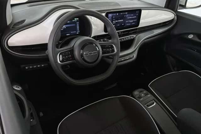 Fiat 500 (2024) thumbnail 5