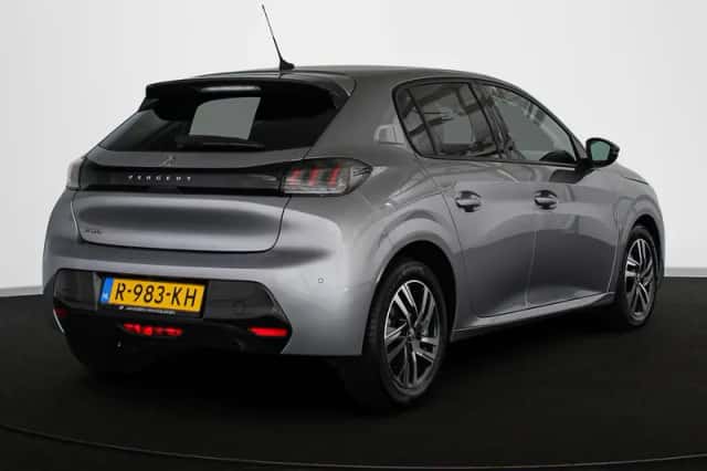 Peugeot 208 (2022) thumbnail 3