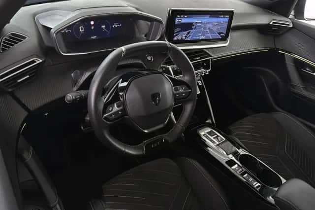Peugeot 2008 (2024) thumbnail 5