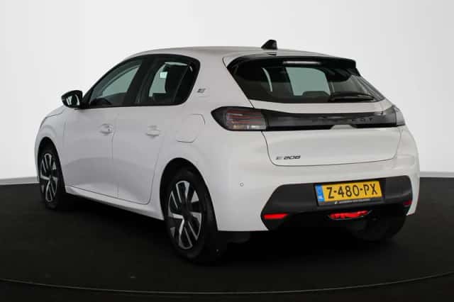 Peugeot e-208 (2024) thumbnail 4