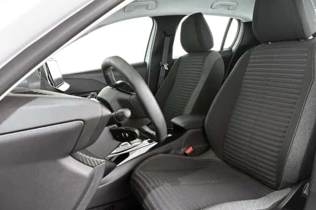 Peugeot e-208 (2024) thumbnail 6