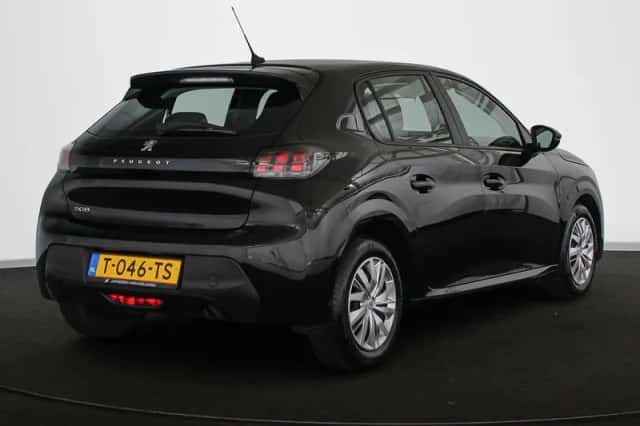 Peugeot 208 (2023) thumbnail 3