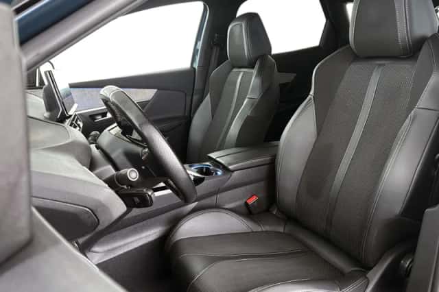 Peugeot 3008 (2022) thumbnail 6