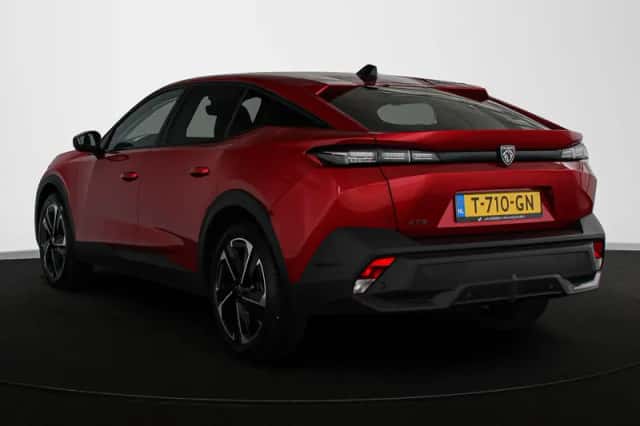 Peugeot 408 (2023) thumbnail 4