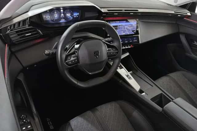 Peugeot 408 (2023) thumbnail 5