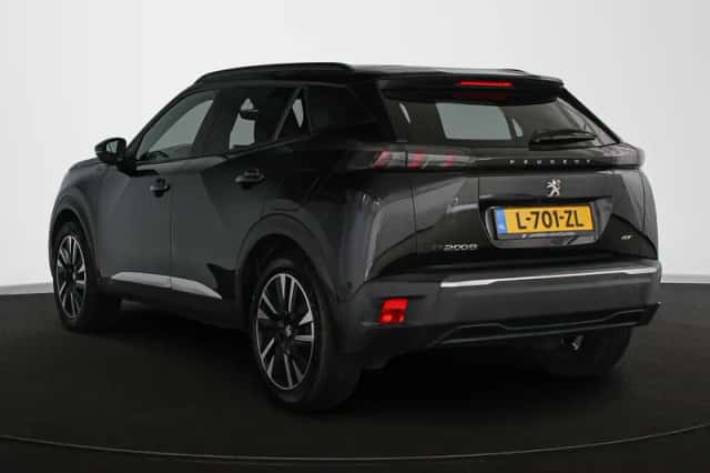 Peugeot e-2008 (2021) thumbnail 4