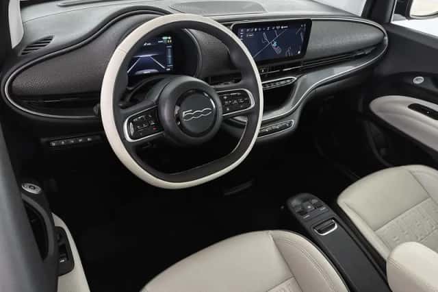 Fiat 500 (2024) thumbnail 5