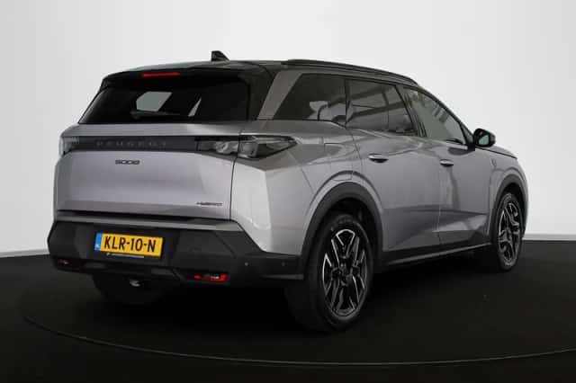 Peugeot 5008 (2025) thumbnail 3