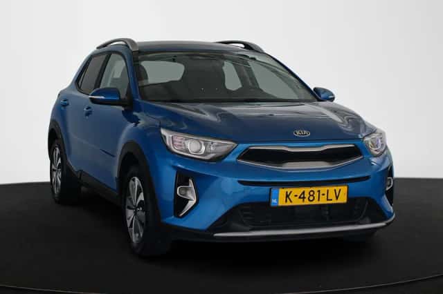 Kia Stonic (2021) thumbnail 2