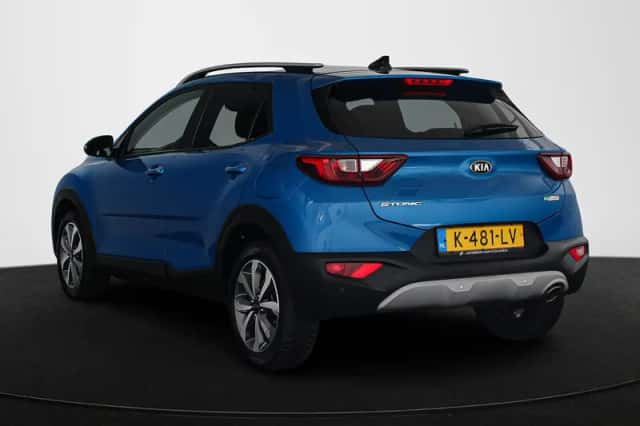 Kia Stonic (2021) thumbnail 4