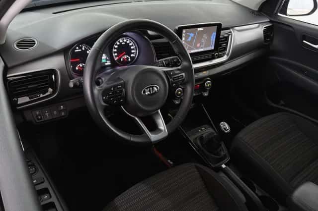 Kia Stonic (2021) thumbnail 5