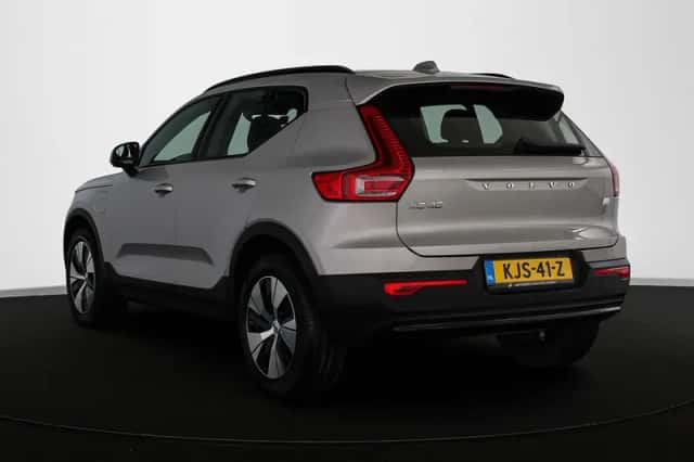 Volvo XC40 (2023) thumbnail 4