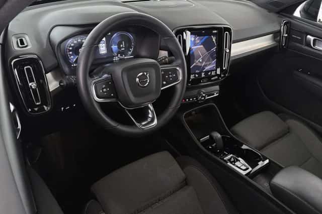 Volvo XC40 (2023) thumbnail 5