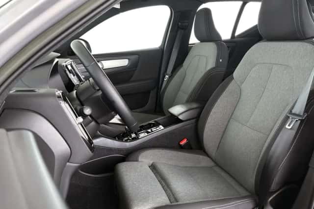 Volvo XC40 (2023) thumbnail 6