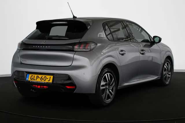 Peugeot 208 (2023) thumbnail 3