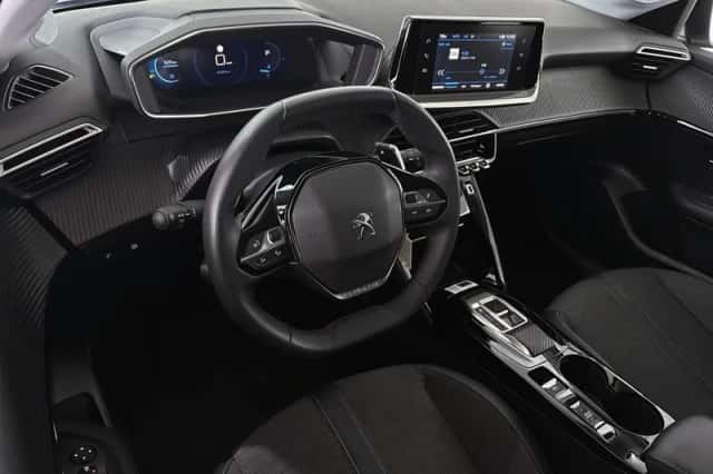Peugeot 208 (2023) thumbnail 5