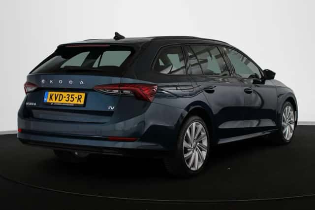 Škoda Octavia (2022) thumbnail 3