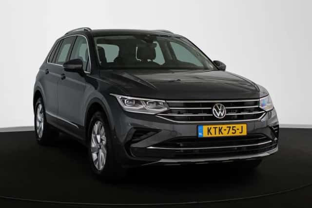 Volkswagen Tiguan (2022) thumbnail 2