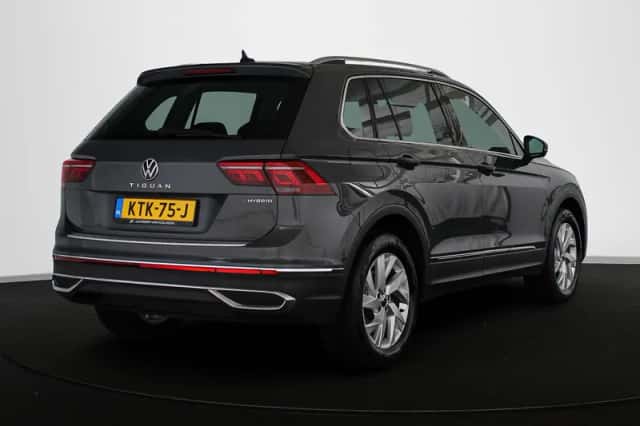 Volkswagen Tiguan (2022) thumbnail 3