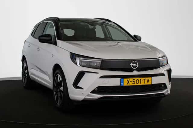 Opel Grandland (2024) thumbnail 2