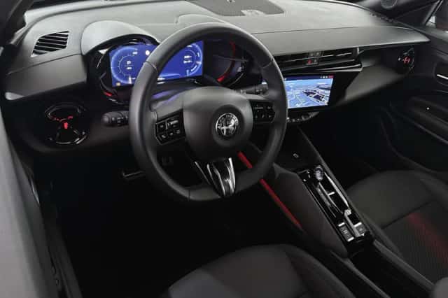 Alfa Romeo Junior (2025) thumbnail 5