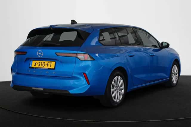 Opel Astra (2023) thumbnail 3